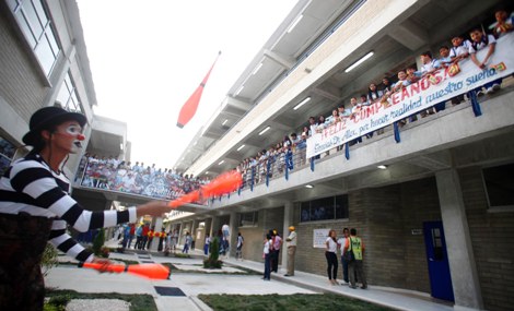 En San José, megacolegio de tres pisos y 30 aulas